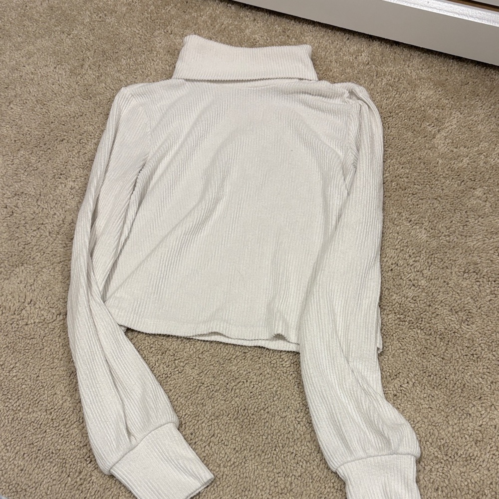 Aeropostale Cream Ribbed Turtleneck